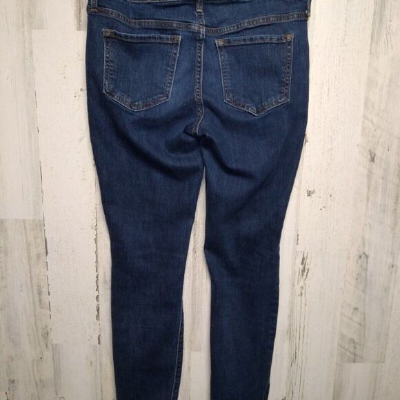Old Navy Rockstar Size 8 Low Rise Ankle Zip Dark Wash - Picture 3 of 4